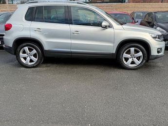 Volkswagen Tiguan 2.0 TDI BlueMotion Tech SE DSG 4WD 5dr 138BHP
