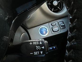 Toyota Yaris VVT-I ICON TECH