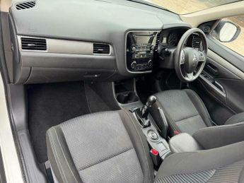 Mitsubishi Outlander 2.2 DI-D GX2 SUV 5dr Diesel Manual 4WD Euro 6 (s/s) (147 ps)