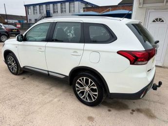 Mitsubishi Outlander 2.2 DI-D GX2 SUV 5dr Diesel Manual 4WD Euro 6 (s/s) (147 ps)