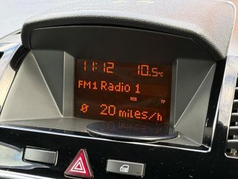 Vauxhall Zafira 1.6 16V Design MPV 5dr Petrol Manual Euro 4 (115 ps)