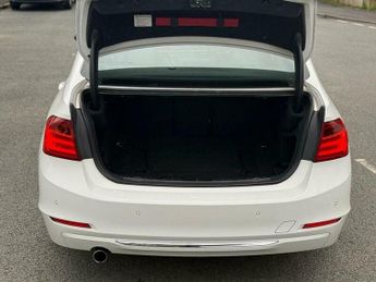 BMW 3 SERIES 2.0 320d Luxury Auto Euro 6 (s/s) 4dr