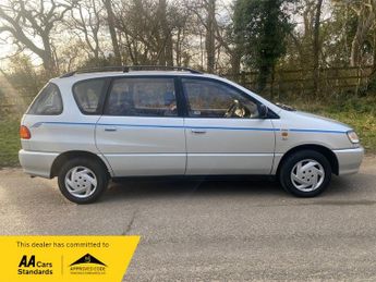 Toyota Picnic 2.0 GLS 6 Seats Automatic