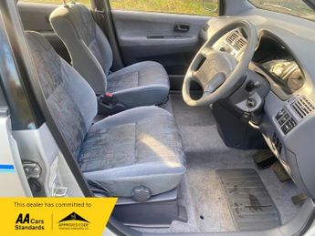 Toyota Picnic 2.0 GLS 6 Seats Automatic