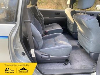 Toyota Picnic 2.0 GLS 6 Seats Automatic
