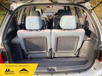 Toyota Picnic 2.0 GLS 6 Seats Automatic