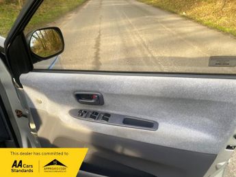 Toyota Picnic 2.0 GLS 6 Seats Automatic
