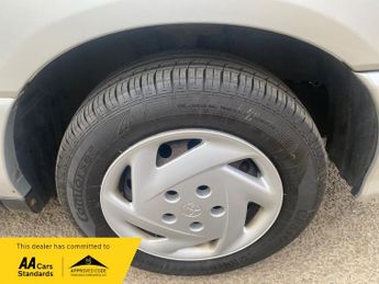 Toyota Picnic 2.0 GLS 6 Seats Automatic