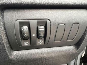 Renault Clio 1.2 TCe Dynamique TomTom Euro 5 5dr