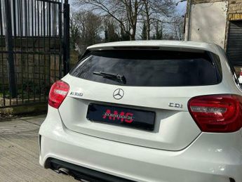 Mercedes-Benz A Class 1.5 A180 CDI BlueEfficiency AMG Sport Euro 5 (s/s) 5dr