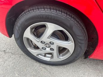 Toyota Yaris 1.5 VVT-h Icon Hatchback 5dr Petrol Hybrid E-CVT Euro 6 (101 ps)