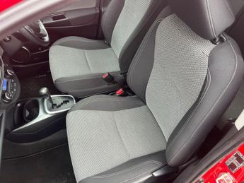 Toyota Yaris 1.5 VVT-h Icon Hatchback 5dr Petrol Hybrid E-CVT Euro 6 (101 ps)