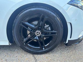 Mercedes-Benz A Class 1.5 A180d AMG Line (Premium) 7G-DCT Euro 6 (s/s) 5dr