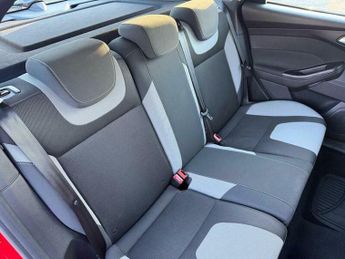Ford Focus 1.6 Zetec Powershift Euro 5 5dr