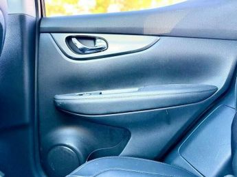 Nissan Qashqai 1.2 DIG-T Tekna SUV 5dr Petrol XTRON Euro 6 (s/s) (115 ps)