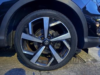 Nissan Qashqai 1.2 DIG-T Tekna SUV 5dr Petrol XTRON Euro 6 (s/s) (115 ps)