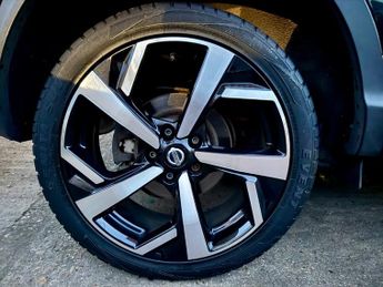 Nissan Qashqai 1.2 DIG-T Tekna SUV 5dr Petrol XTRON Euro 6 (s/s) (115 ps)