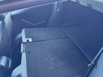 Tesla Model 3 (Dual Motor) Long Range Auto 4WDE 4dr