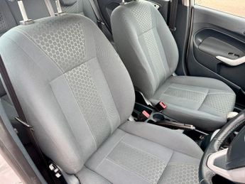 Ford Fiesta ZETEC BLUETOOTH+P/SENSORS+TWO KEYS