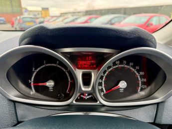 Ford Fiesta ZETEC BLUETOOTH+P/SENSORS+TWO KEYS