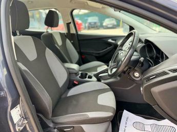 Ford Focus 1.6 Zetec Powershift Euro 5 5dr