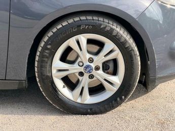 Ford Focus 1.6 Zetec Powershift Euro 5 5dr