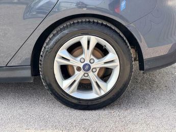 Ford Focus 1.6 Zetec Powershift Euro 5 5dr