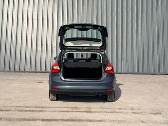 Ford Focus 1.6 Zetec Powershift Euro 5 5dr