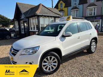 Volkswagen Tiguan 2.0 TDI Match SUV 5dr Diesel DSG 4WD Euro 5 (140 ps)