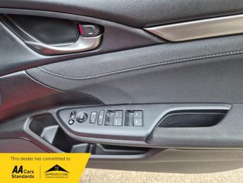 Honda Civic 1.0 VTEC SR