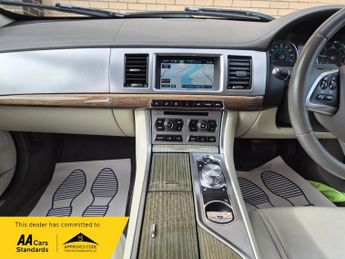 Jaguar XF 2.2 D PREMIUM LUXURY