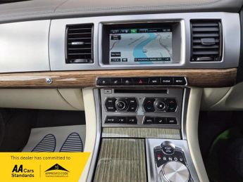 Jaguar XF 2.2 D PREMIUM LUXURY