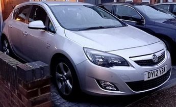 Vauxhall Astra 1.4T 16v SRi Hatchback 5dr Petrol Manual Euro 5 (140 ps)