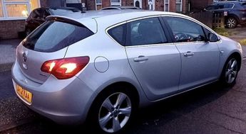 Vauxhall Astra 1.4T 16v SRi Hatchback 5dr Petrol Manual Euro 5 (140 ps)