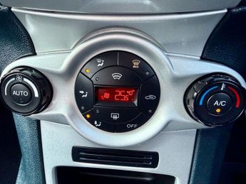 Ford Fiesta TITANIUM P/SENS+CRUISE+B/TOOTH+2 KEYS