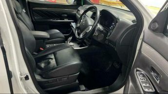 Mitsubishi Outlander 2.4h TwinMotor 13.8kWh Dynamic Safety CVT 4WD Euro 6 (s/s) 5dr