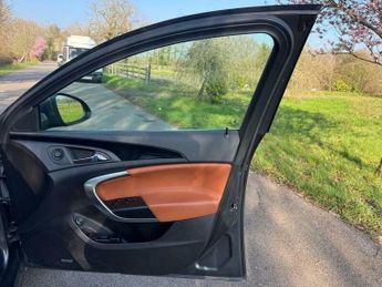 Vauxhall Insignia 2.0 CDTi Elite Sports Tourer Auto 4WD Euro 5 5dr