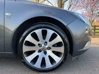 Vauxhall Insignia 2.0 CDTi Elite Sports Tourer Auto 4WD Euro 5 5dr