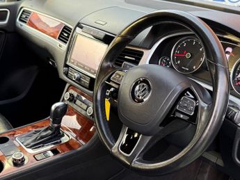 Volkswagen Touareg 3.0 TDI V6 BlueMotion Tech SE SUV 5dr Diesel Tiptronic 4WD Euro 