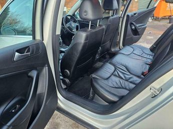 Volkswagen Passat 2.0 TDI Highline Plus DSG Euro 5 4dr