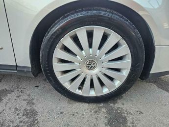 Volkswagen Passat 2.0 TDI Highline Plus DSG Euro 5 4dr