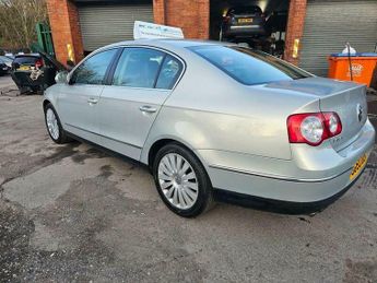 Volkswagen Passat 2.0 TDI Highline Plus DSG Euro 5 4dr