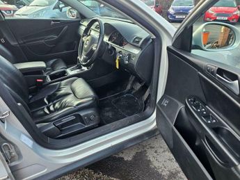 Volkswagen Passat 2.0 TDI Highline Plus DSG Euro 5 4dr