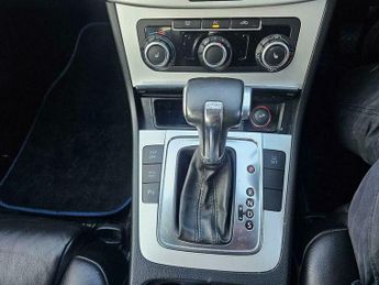 Volkswagen Passat 2.0 TDI Highline Plus DSG Euro 5 4dr