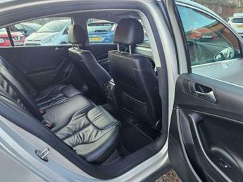 Volkswagen Passat 2.0 TDI Highline Plus DSG Euro 5 4dr