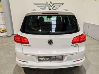 Volkswagen Tiguan 2.0 TDI BlueMotion Tech R-Line DSG 4WD Euro 5 (s/s) 5dr