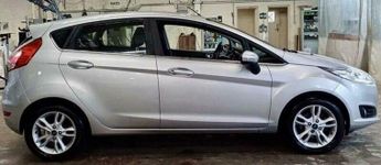 Ford Fiesta 1.0T EcoBoost Zetec Hatchback 5dr Petrol Powershift Euro 6 (100 