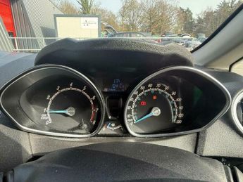 Ford Fiesta 1.0T EcoBoost Zetec Euro 5 (s/s) 5dr