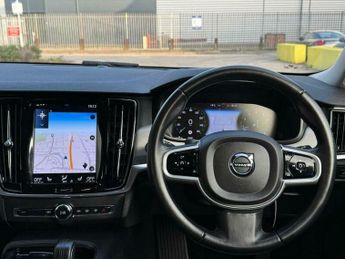 Volvo V90 2.0 B4 MHEV Momentum Auto Euro 6 (s/s) 5dr