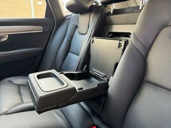 Volvo V90 2.0 B4 MHEV Momentum Auto Euro 6 (s/s) 5dr